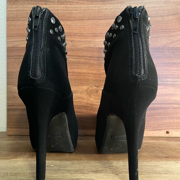 8 1/2 Women’s Madeline Girl Zip Up Boots - Picture 3 of 4